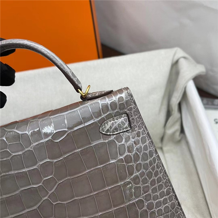 HERMES 에르메스 미니 켈리백 19CM 오리지날 악어가죽사용 (100%수작업) H607781